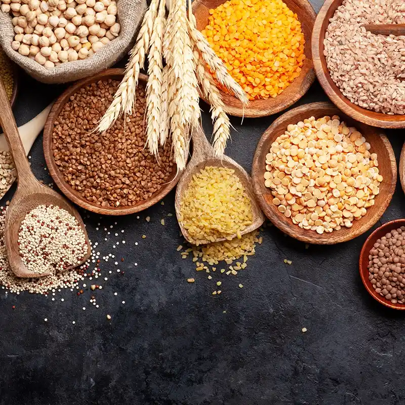 Legumbres, cereales y otros alimentos saludables.