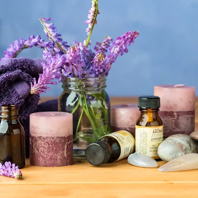 Velas y aceites de aromaterapia.